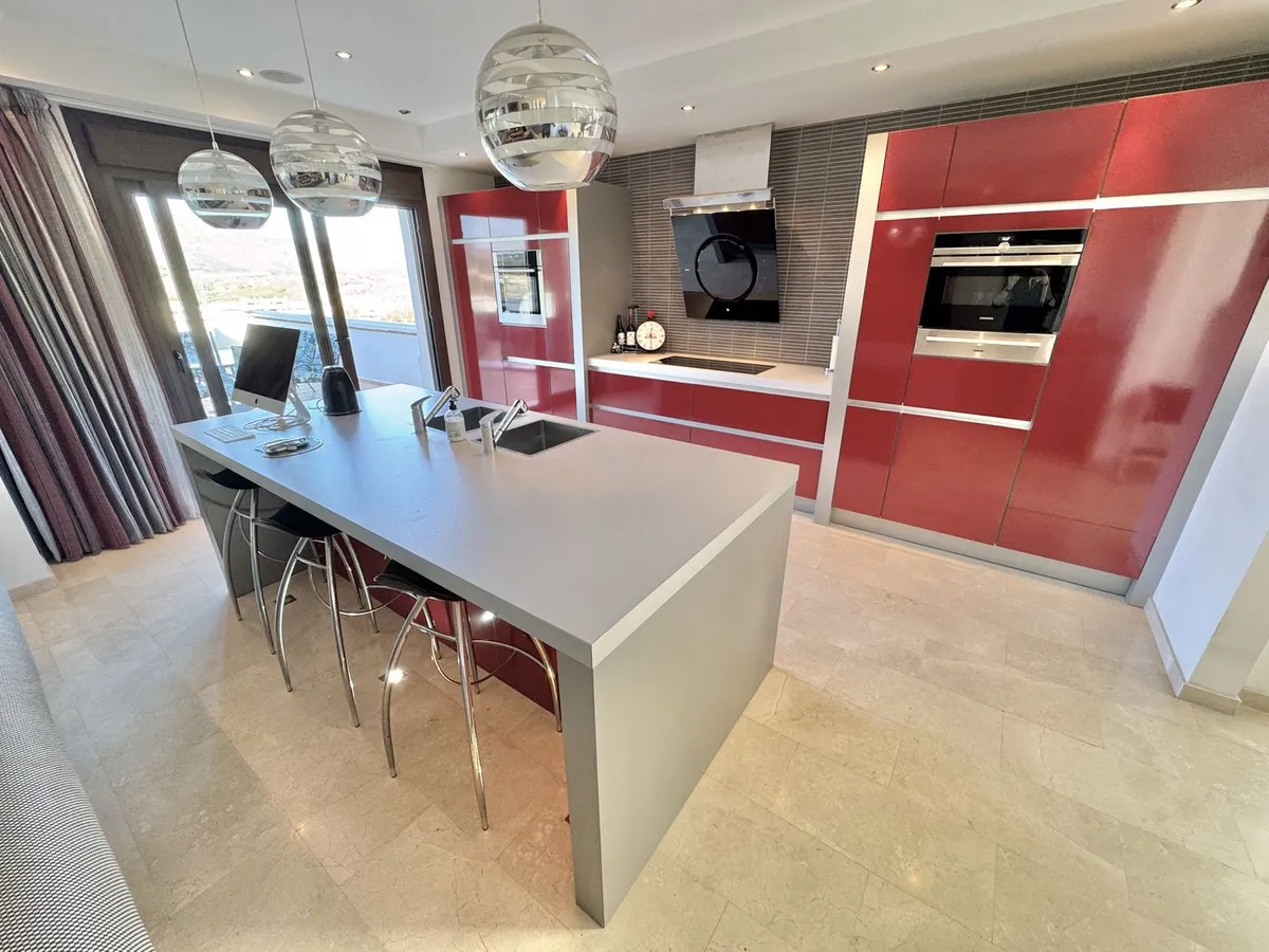 74d9a72b-956f-451f-ba08-6efc9fed8cd2