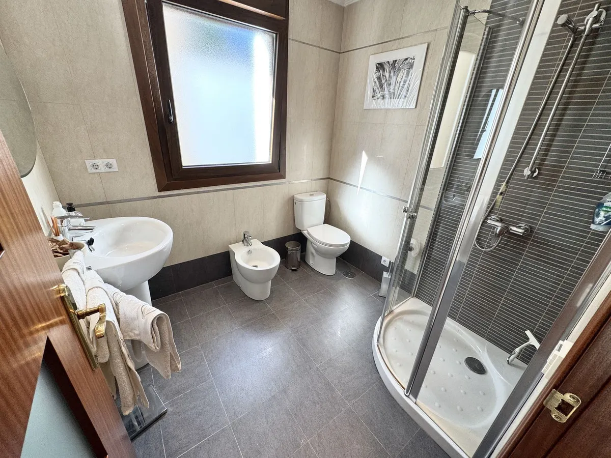 77f7cfda-d52c-442c-a851-41329198a4d0