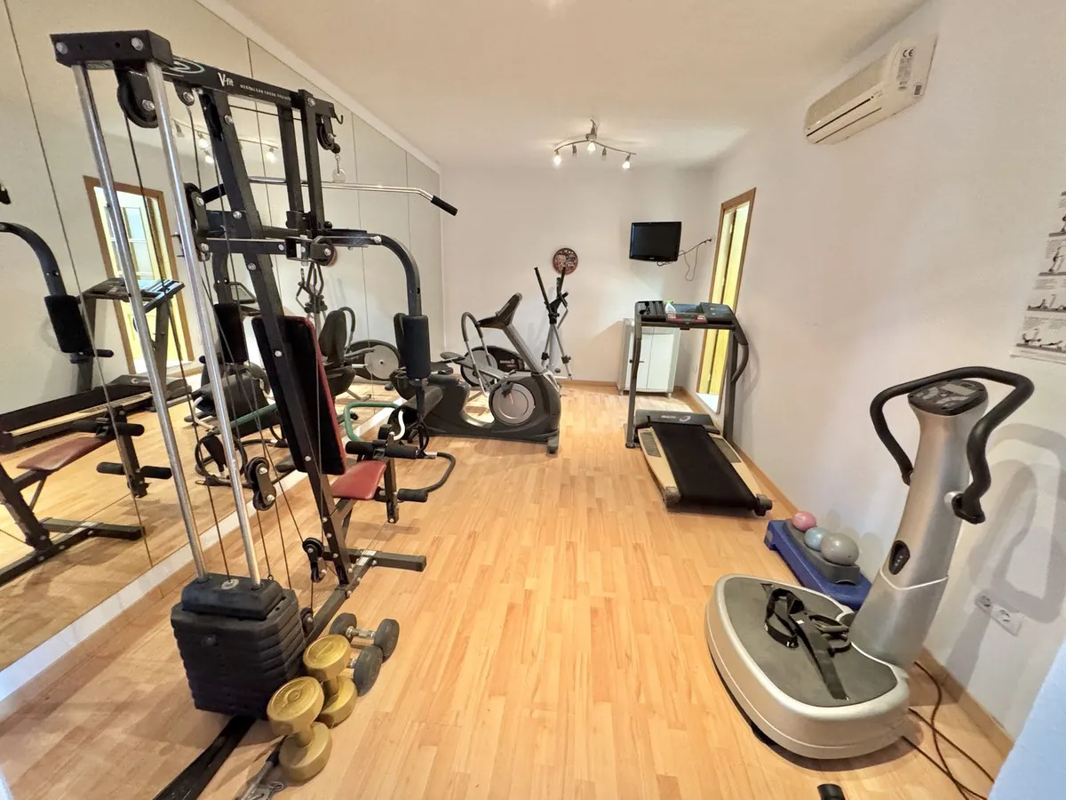 f6b51c04-d93b-45bc-b38d-4b4b94d7c6b1