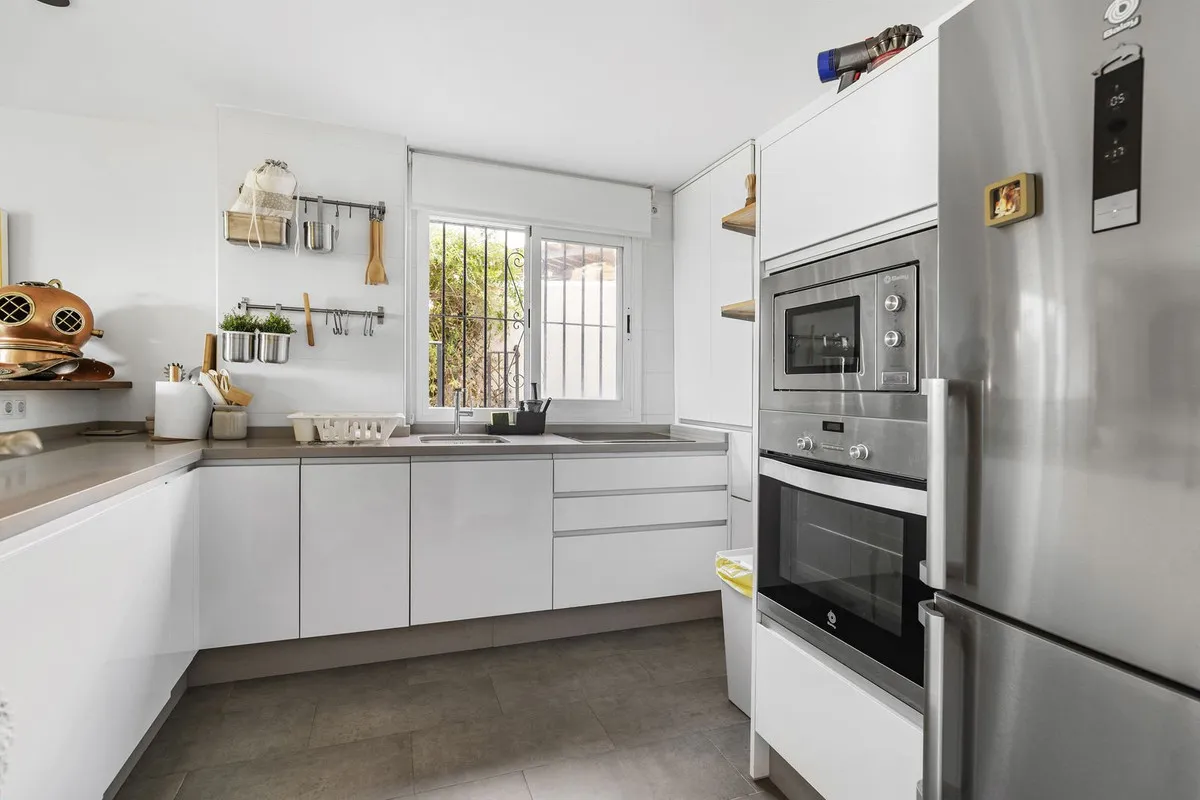 15d562a8-7640-4dd2-86c4-48d68297852f