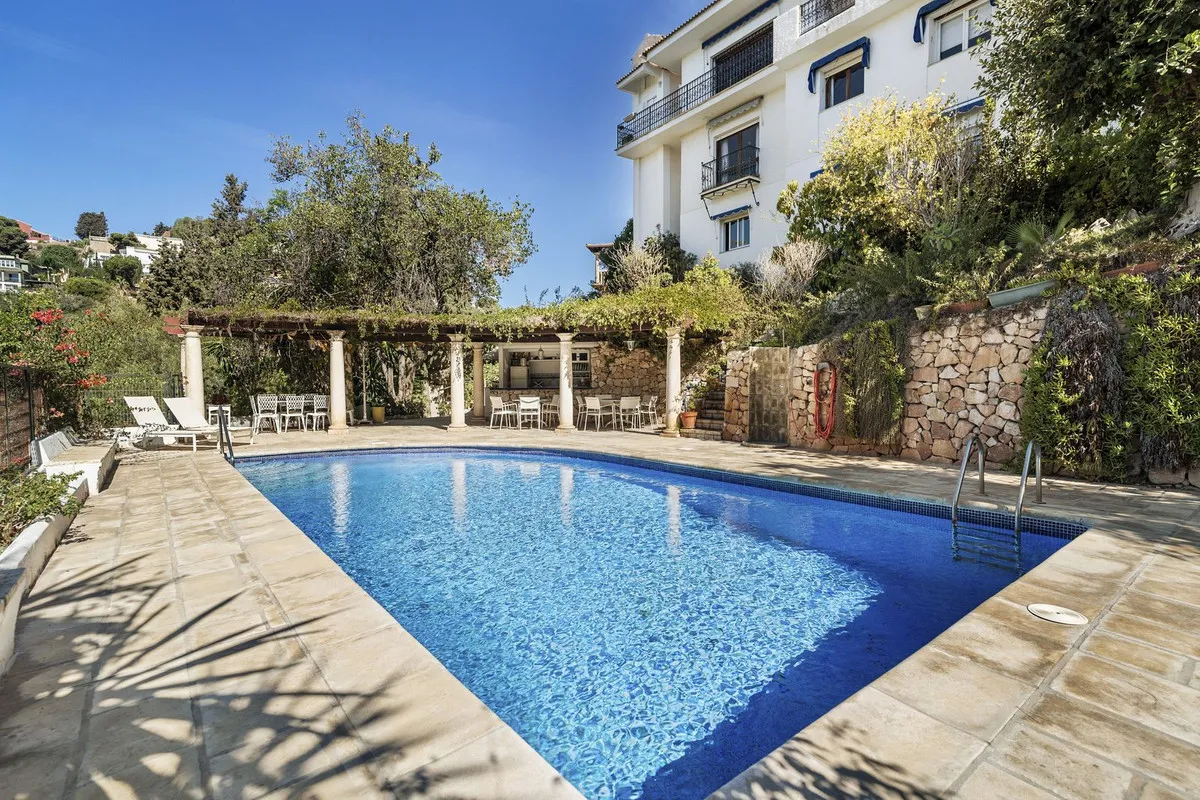 860ad3b8-b101-42de-801b-8cb07fd2cc29