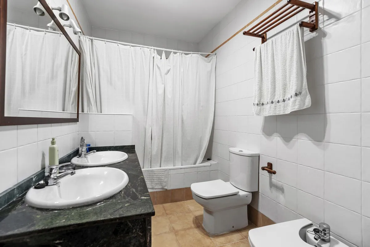 aa4f4c10-c96d-4da0-852e-70cd058d6e87