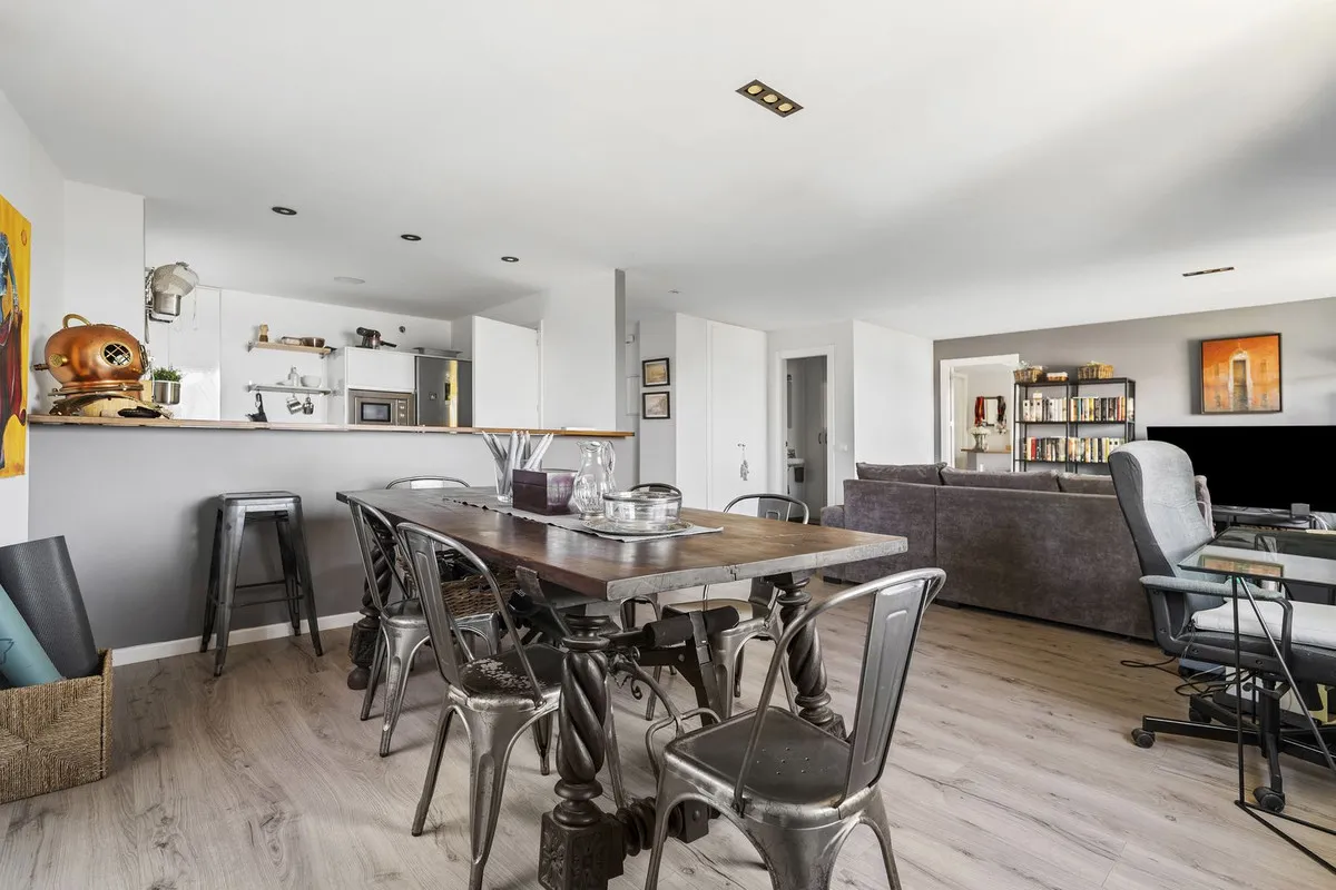 b8ef74f5-aa7a-4ebc-9010-6a90c4a2dc7b