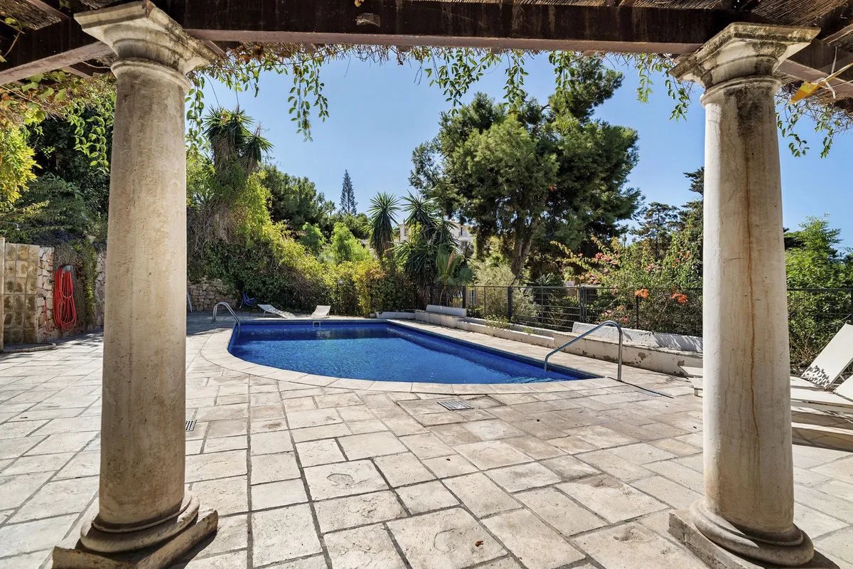 c6aedc67-64f7-4e08-a579-6821ff583d8b