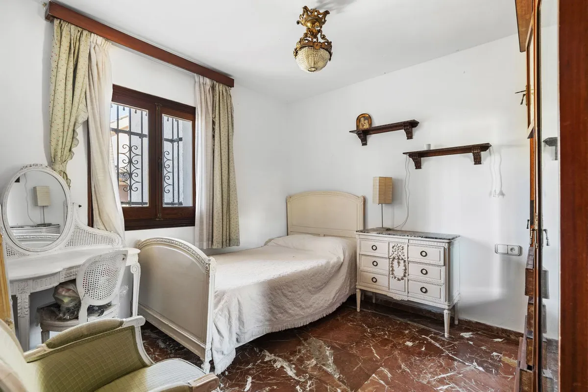 de2005c5-90f8-46ca-bb3b-6cd0ea16a8ae