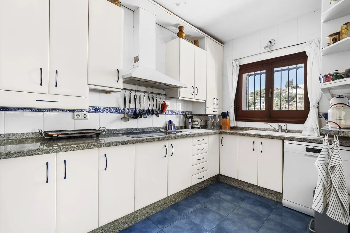 f7f86a54-51a0-4e2d-aff1-caec7c88ae96