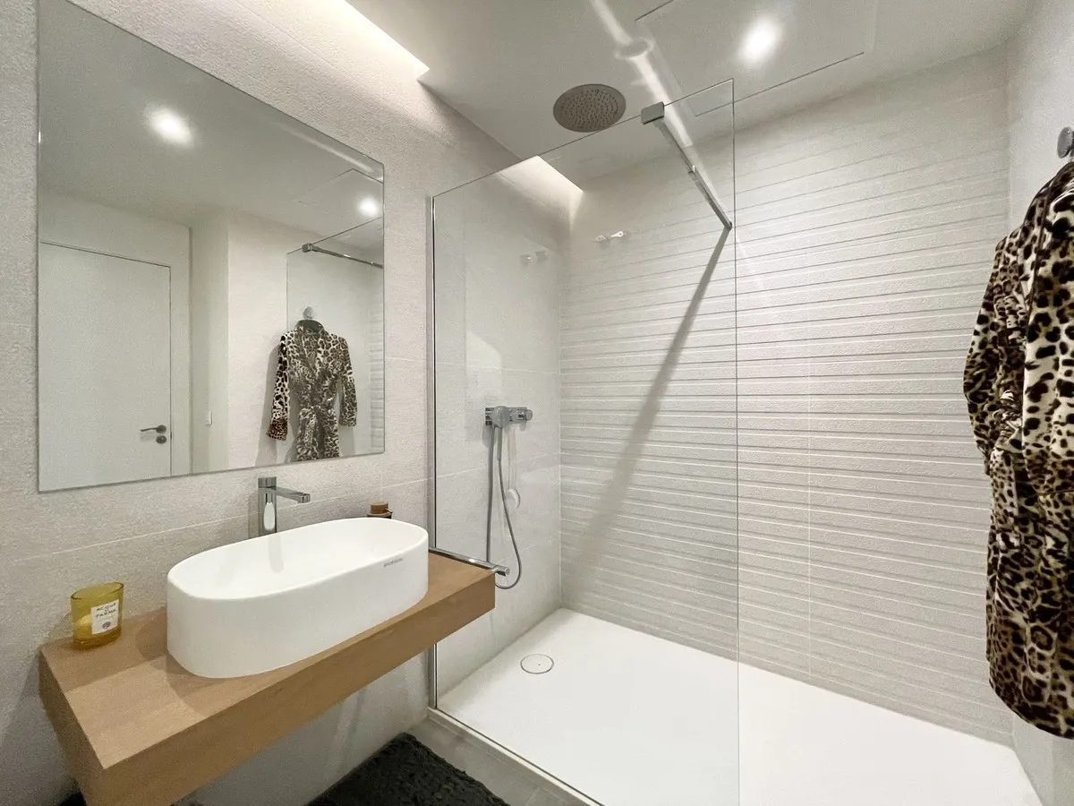 a5442e9f-f2a0-4963-a8f5-ddf50a50ba35