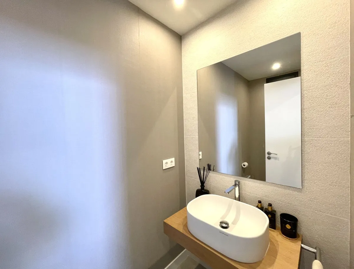 e6644926-4be9-457c-b8e5-196b0c30cd34