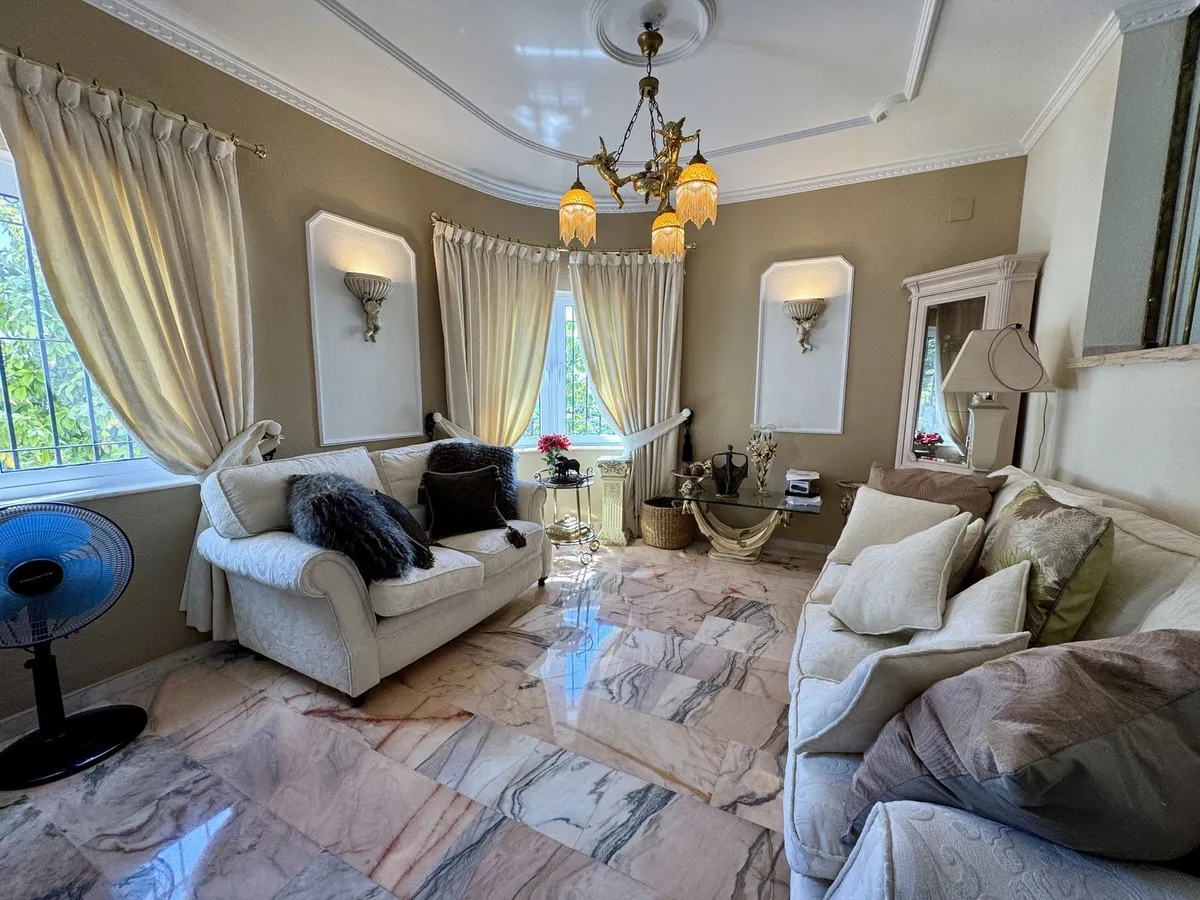 6051a022-b1cc-40be-83b6-04f8dfa9631a