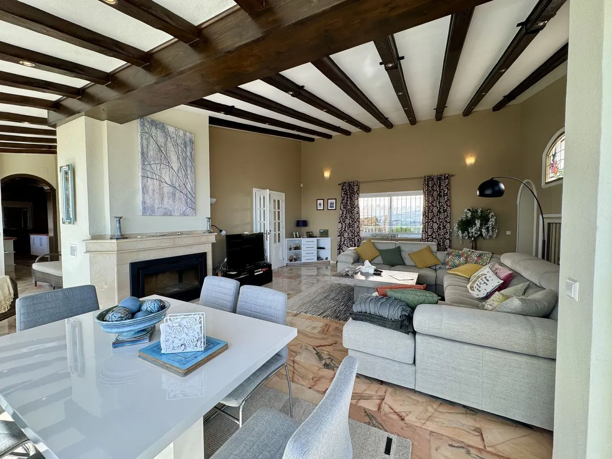 87635534-6826-4bd9-b355-dc8dd5948dd0