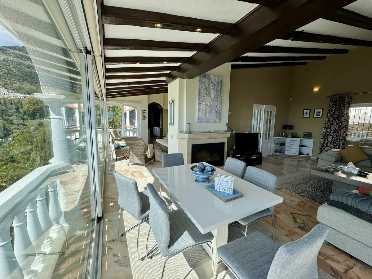 d4ff0141-7ca7-439e-a651-75a2b95e481d