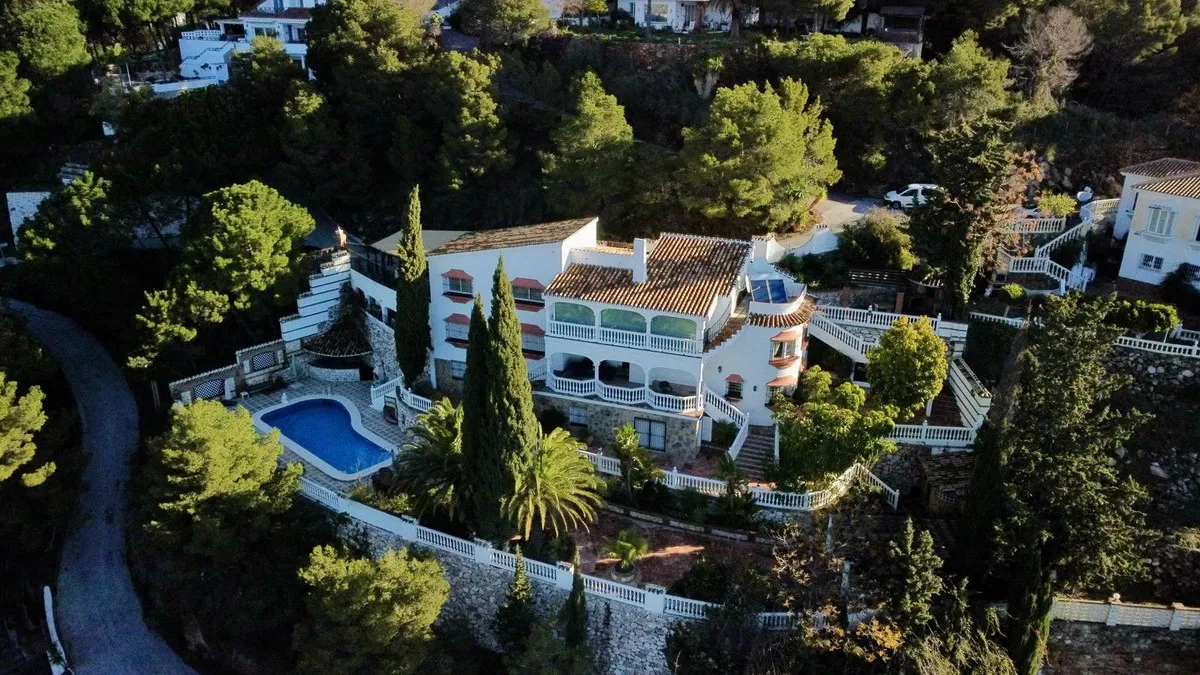 fb35af2e-6fef-465c-88c0-0dcec8b6ba43