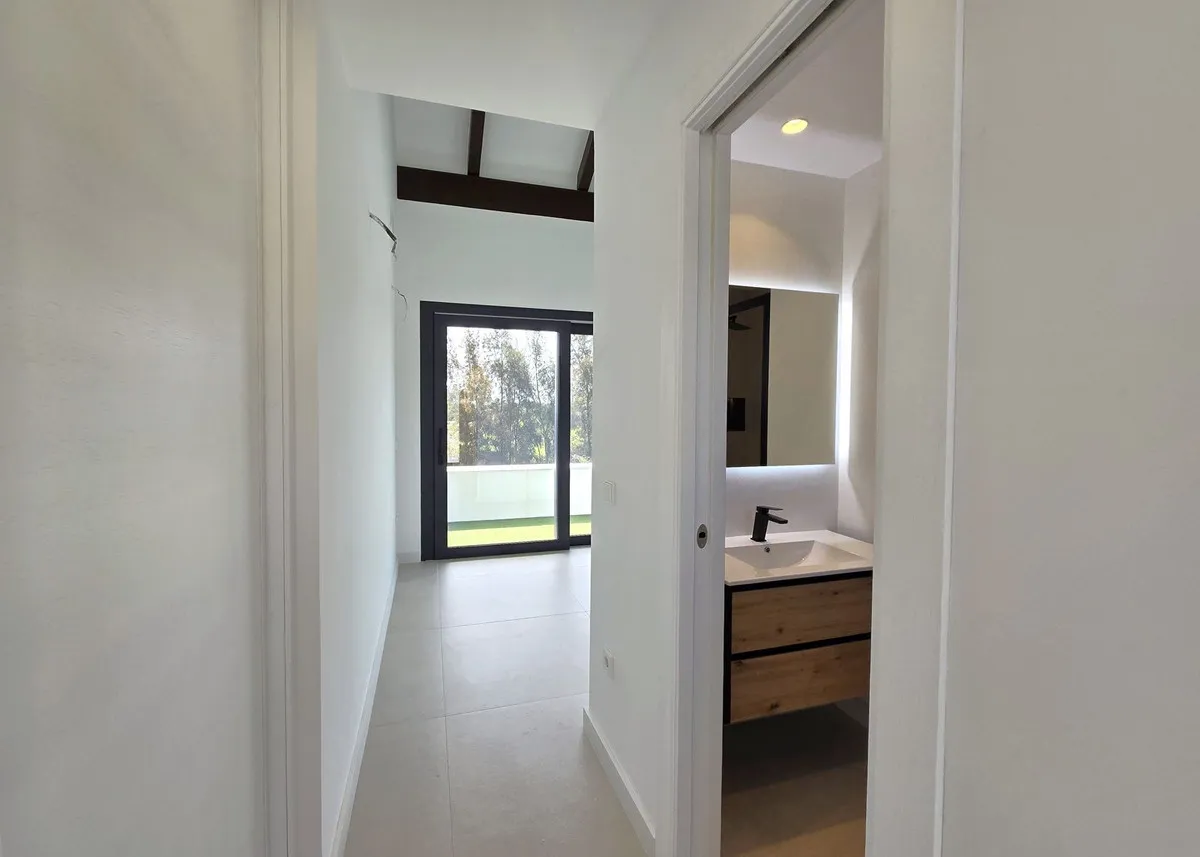 244ce5f9-74e1-498e-a359-9186f531bc5a