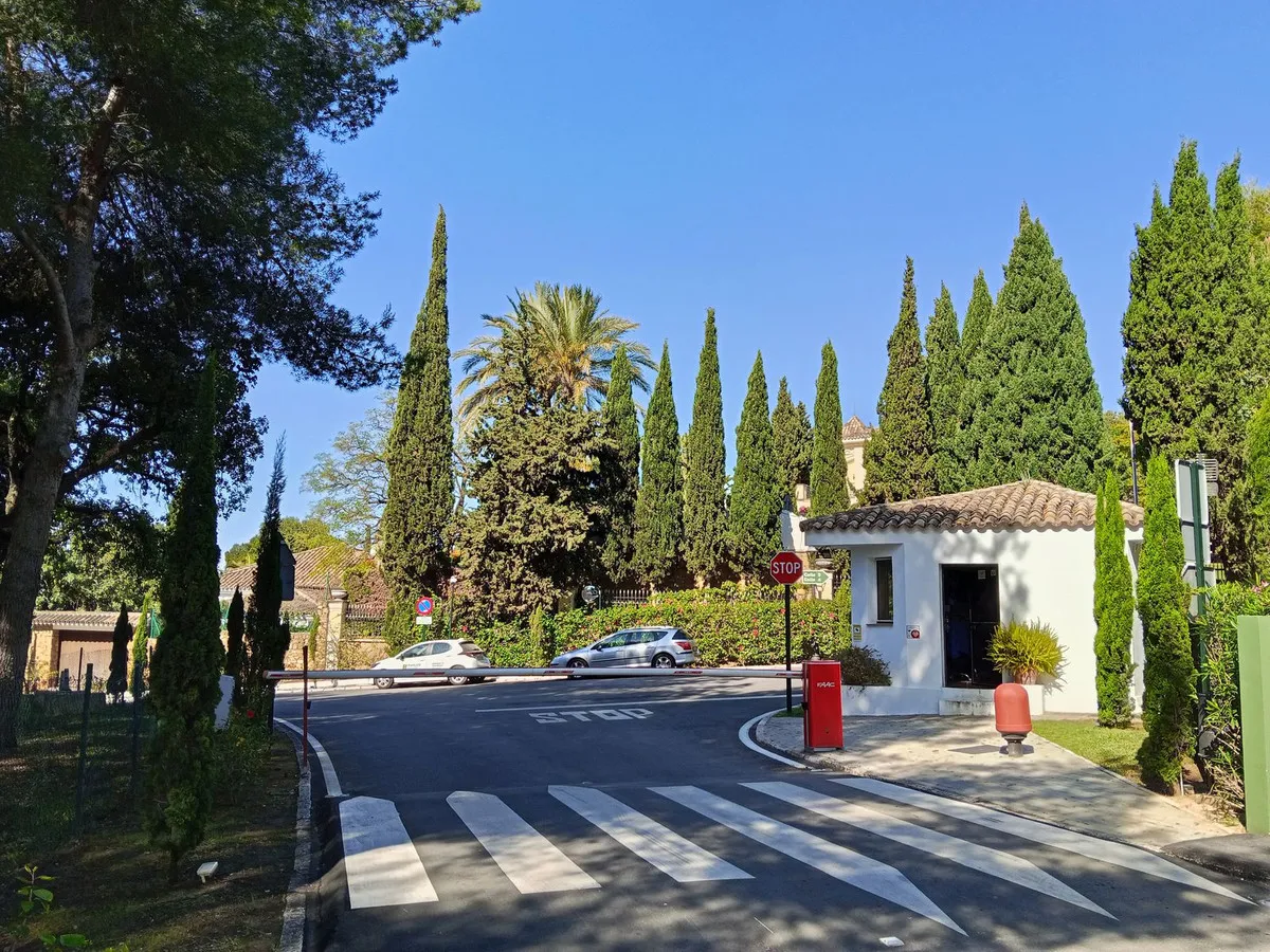 b90e2617-893d-4f12-8ddf-35346d7a5746