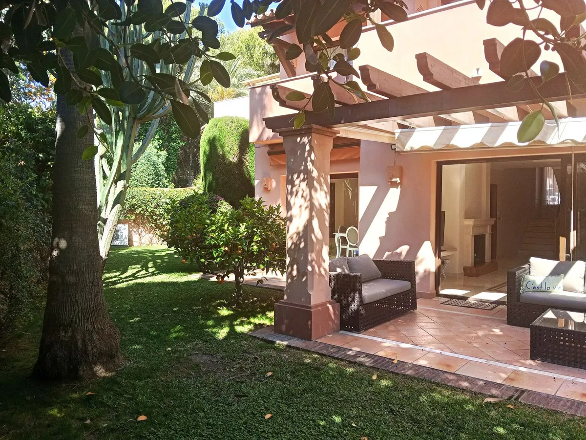 fb478ce5-a872-45df-a158-e6292bdbef63