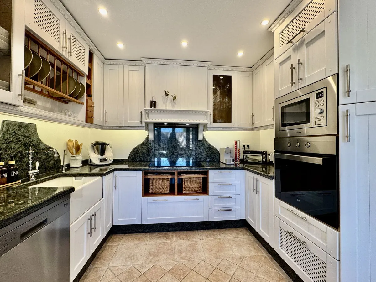 4fe9ceb5-1318-495f-b22f-1ba55b79d1c4