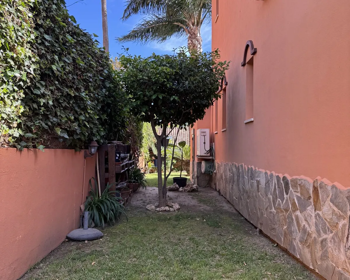 c10a0573-4b7c-4f9f-8bb8-63c3e62c66a1