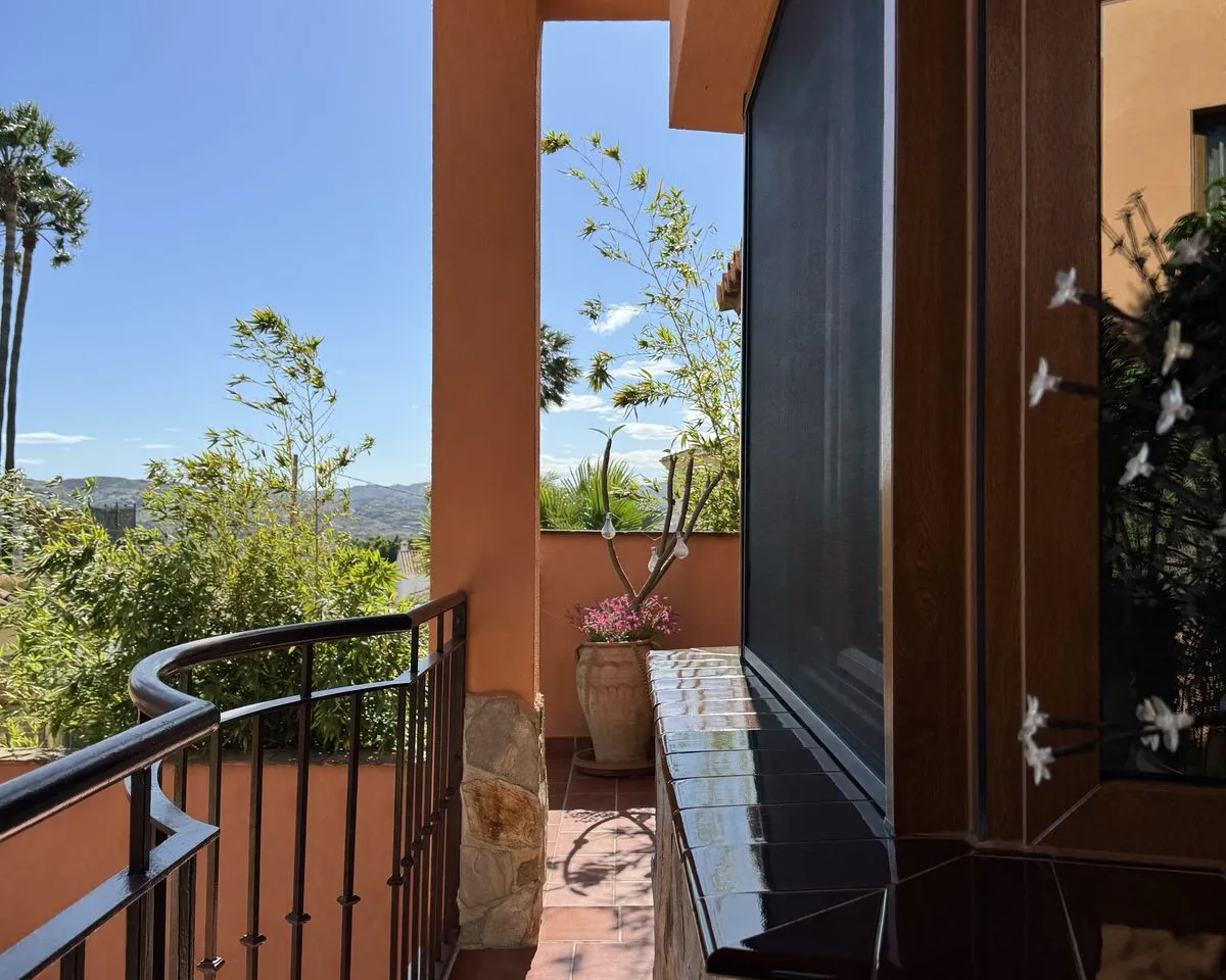 c28070c8-da92-43e4-b14c-6f0b0dd7a0b1