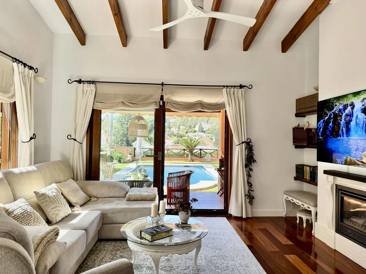 c9b602b1-f32b-482e-b658-9d9da8f452a1