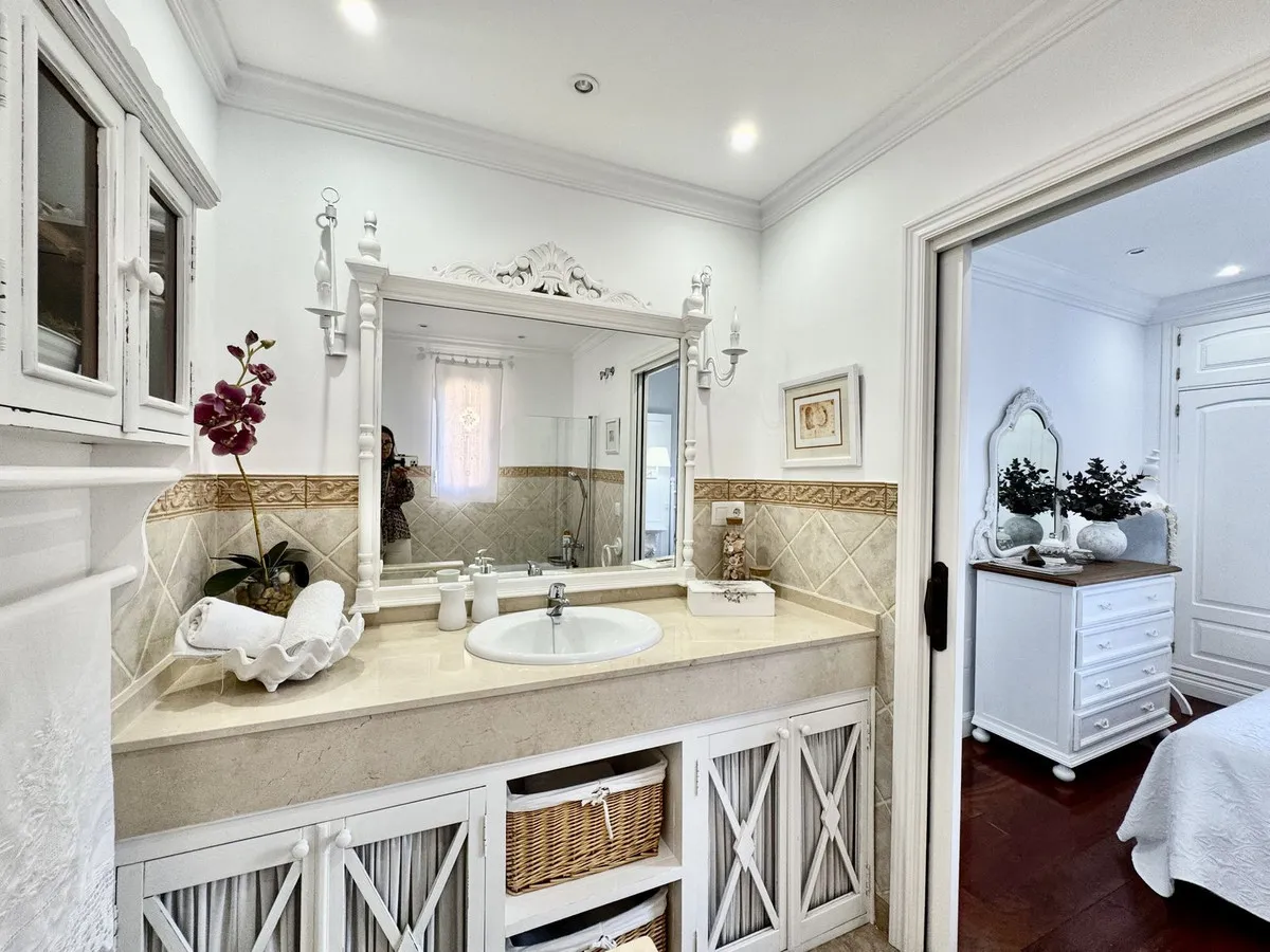 f12b4d57-7279-475e-b448-d93f6c545c6c