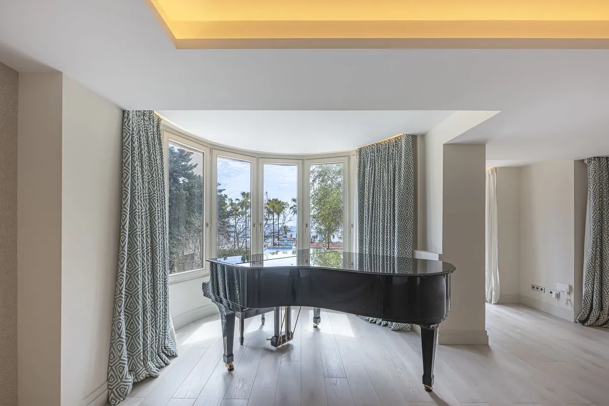 18ebec16-8aec-4460-a5af-0f8f1e11a84c