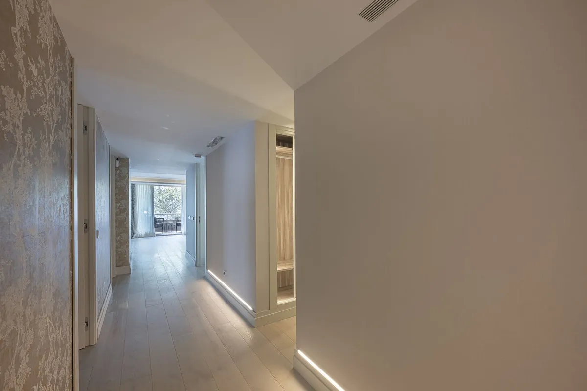 b2f97323-646a-4109-bc74-56be2405cfd3