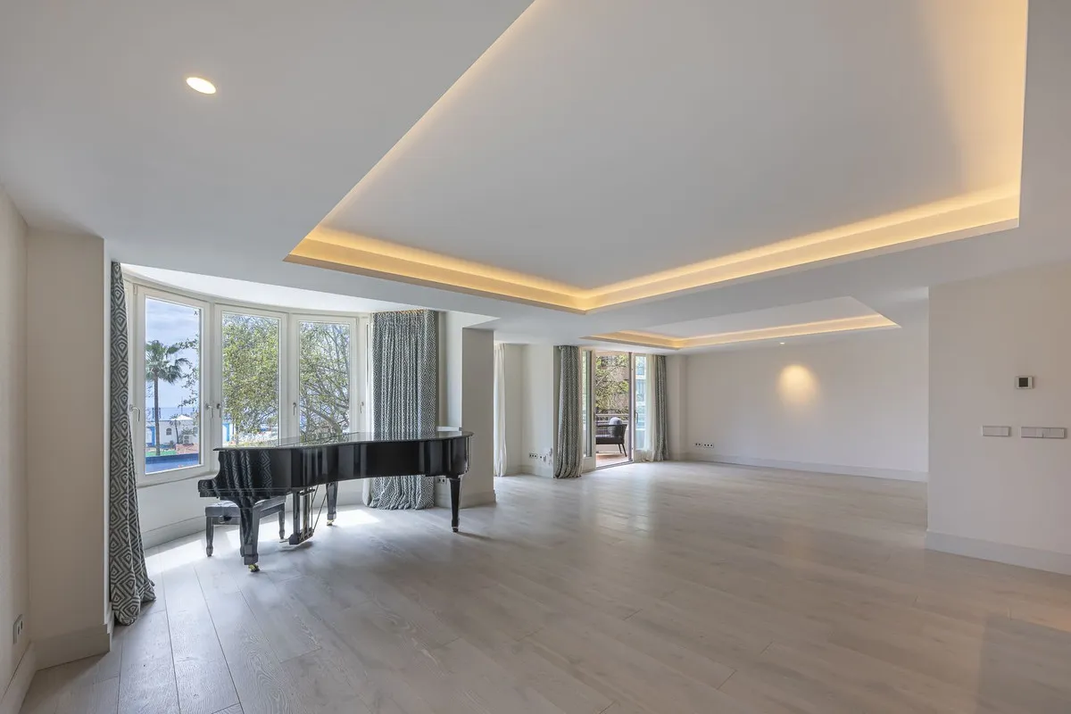 e73aa624-f3c8-4052-a638-c5802b60ab29