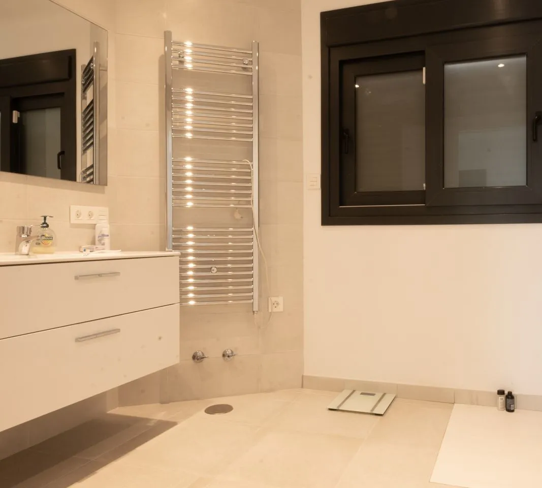 220f9a99-46ae-42d2-be00-5e1067973e9e