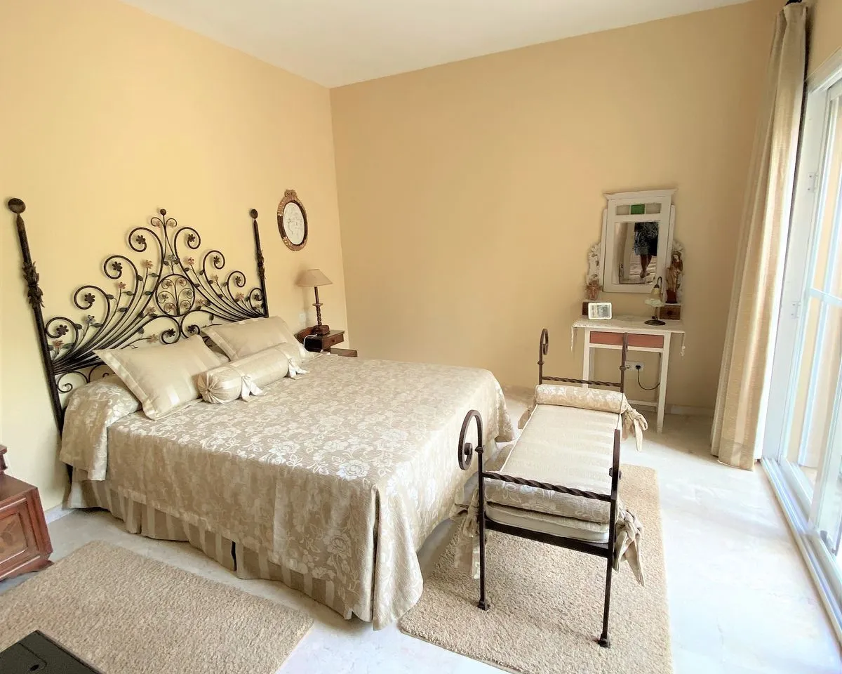 42d8f8f6-a36a-4da4-a95c-a15041df2e4c