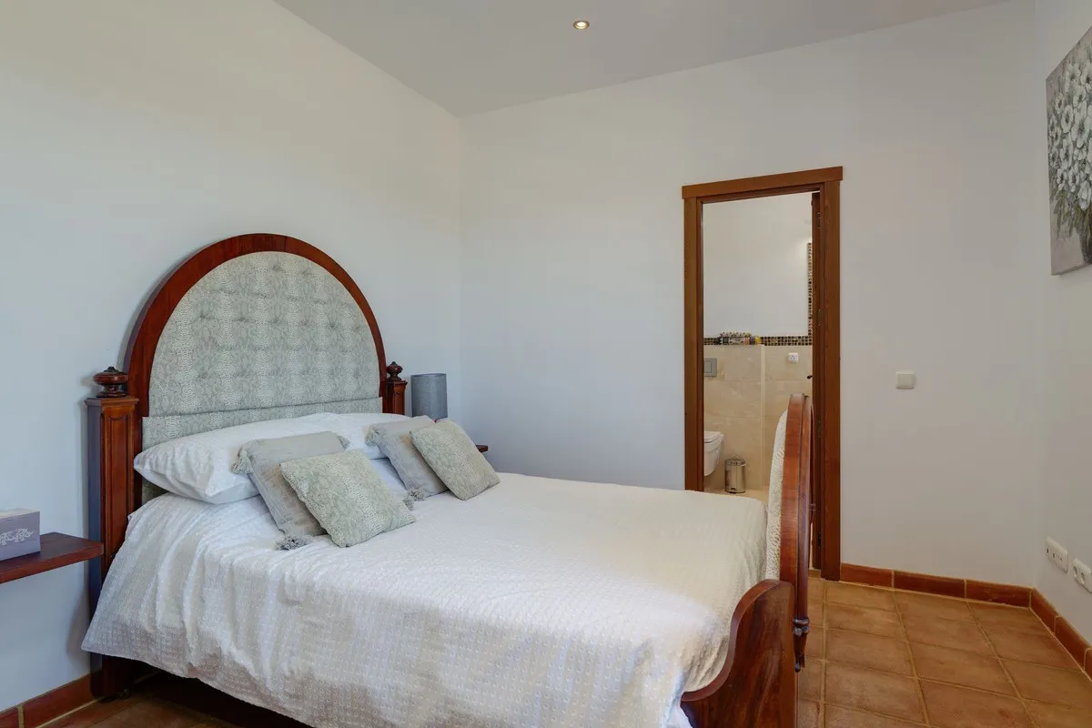 7292d41e-d4ca-491a-974f-650b632f0f9a