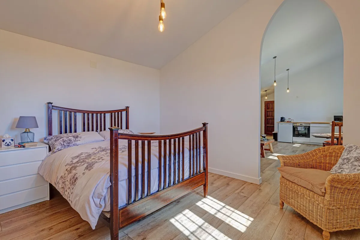 bb9f44ee-12dd-41cc-a91b-1e3c85a20846