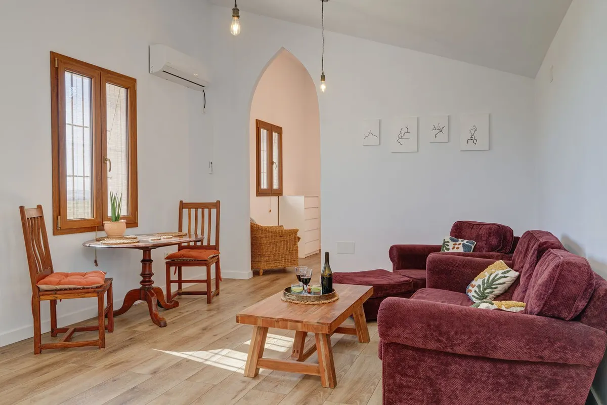 d691f3a7-df23-4c5e-8afb-e3b278356973