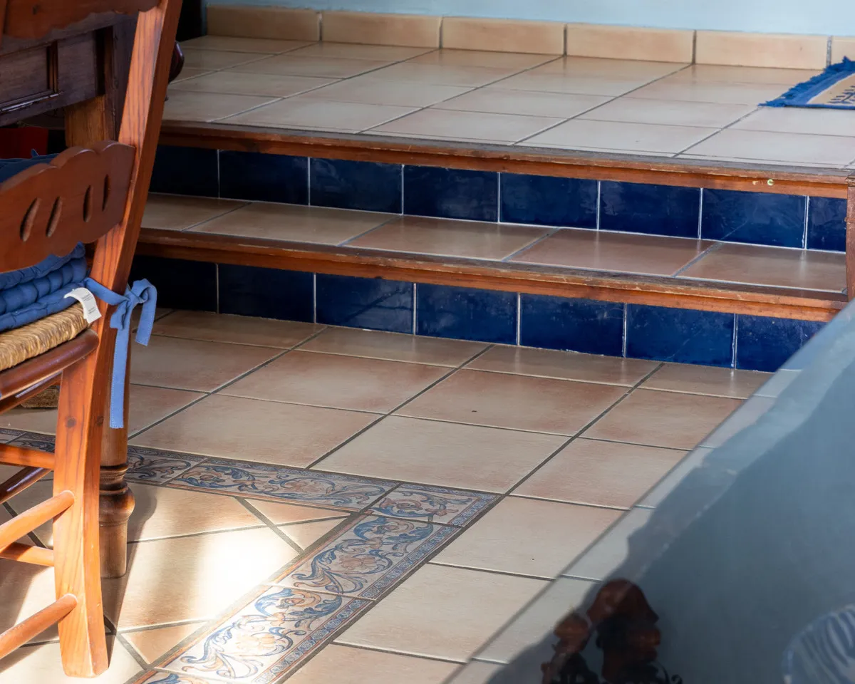 b9eccb28-1c09-4a5f-aa45-71edbdb7eb25