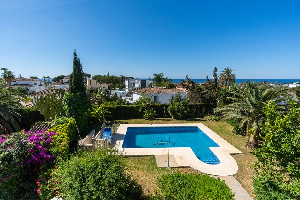 a8489379-5178-4dd2-b239-af35573e1ea6