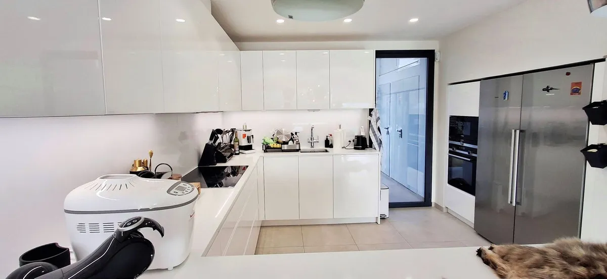 b5645b96-9556-4879-b39f-d70006de52c4