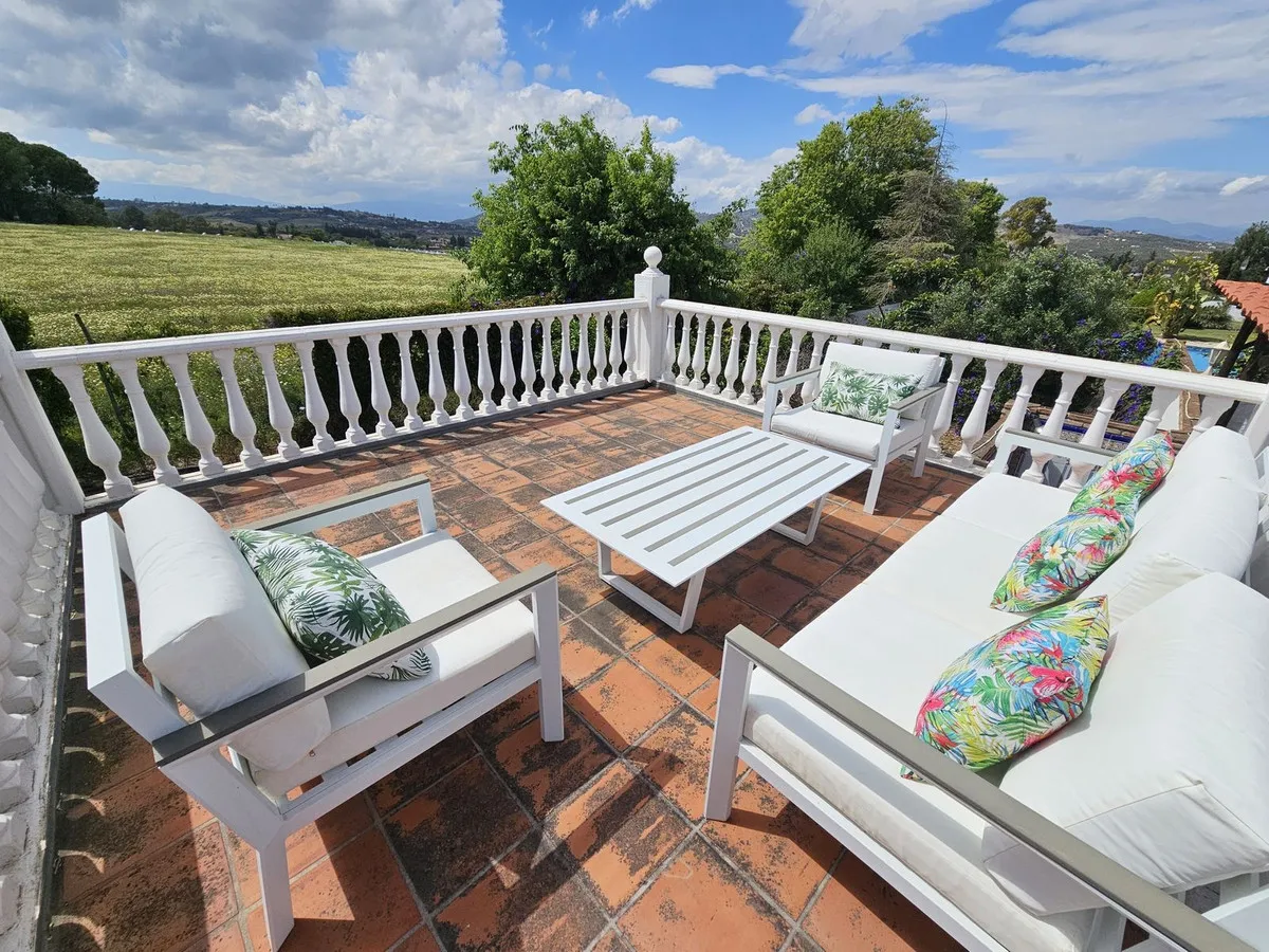 043c84d7-2de7-4941-a505-68d6e2b54dad