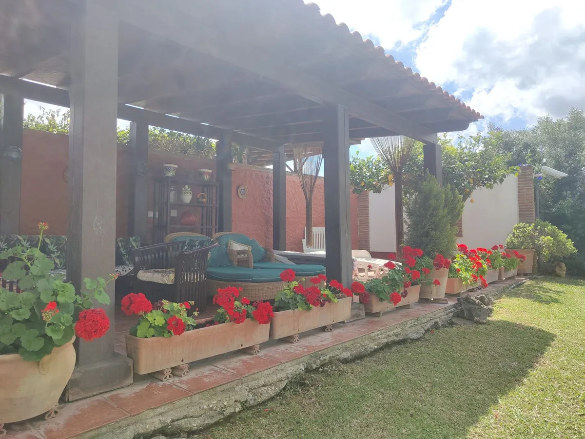 137949eb-ad77-4883-89a8-830baea6a7ef