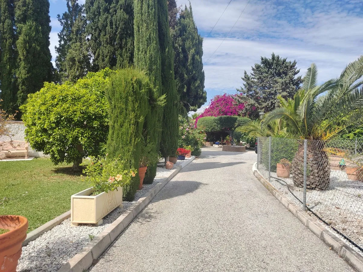 28e60733-6d09-4793-815f-1ee3b81322d6