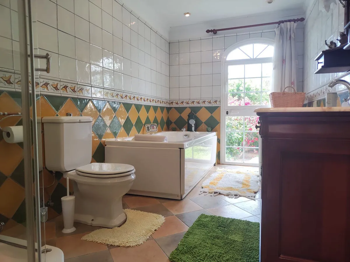 4160ae36-5f78-4927-bd23-f7062dd70e3e