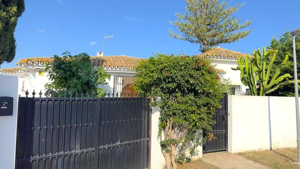 c0d004a8-6faf-4490-abd3-6662b61372cd