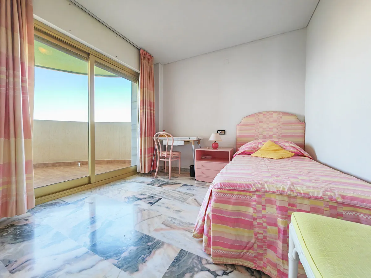 b244f180-97a1-43f8-874a-6b3c82130919