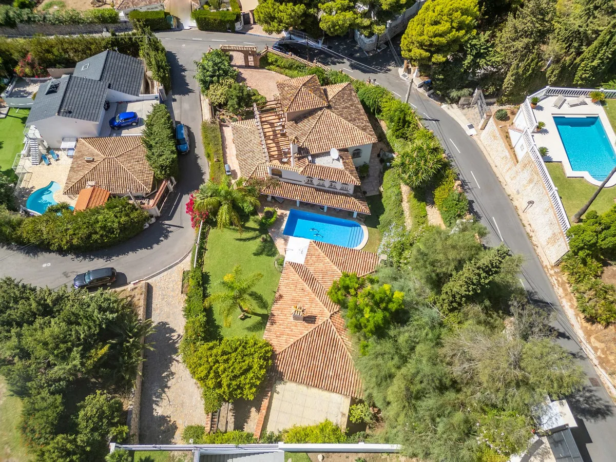 35cd6738-d972-4fbe-9b0e-43b4aaec083a