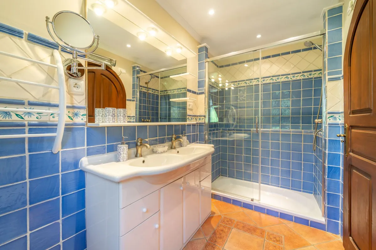 dbdc5693-30d2-41fc-a69f-6ce505e89f6a