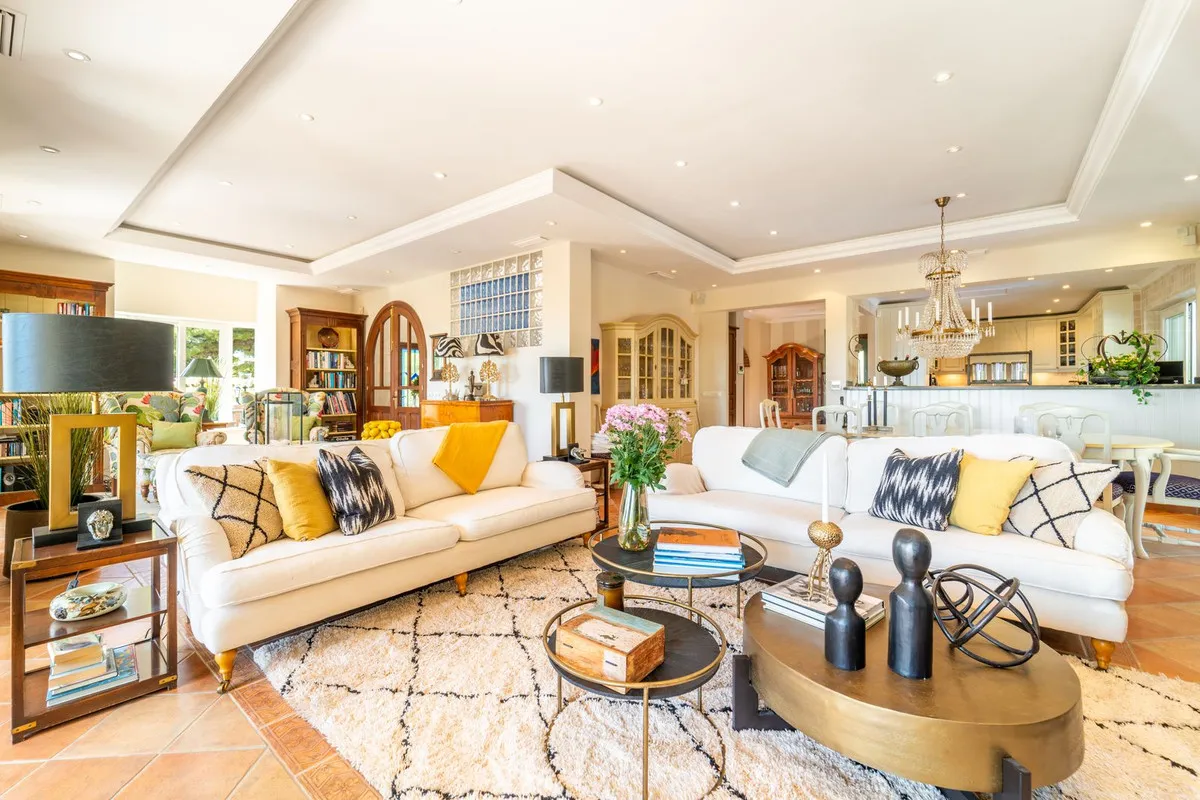 e21d6fd9-3d65-437d-98a3-0f6321a60523