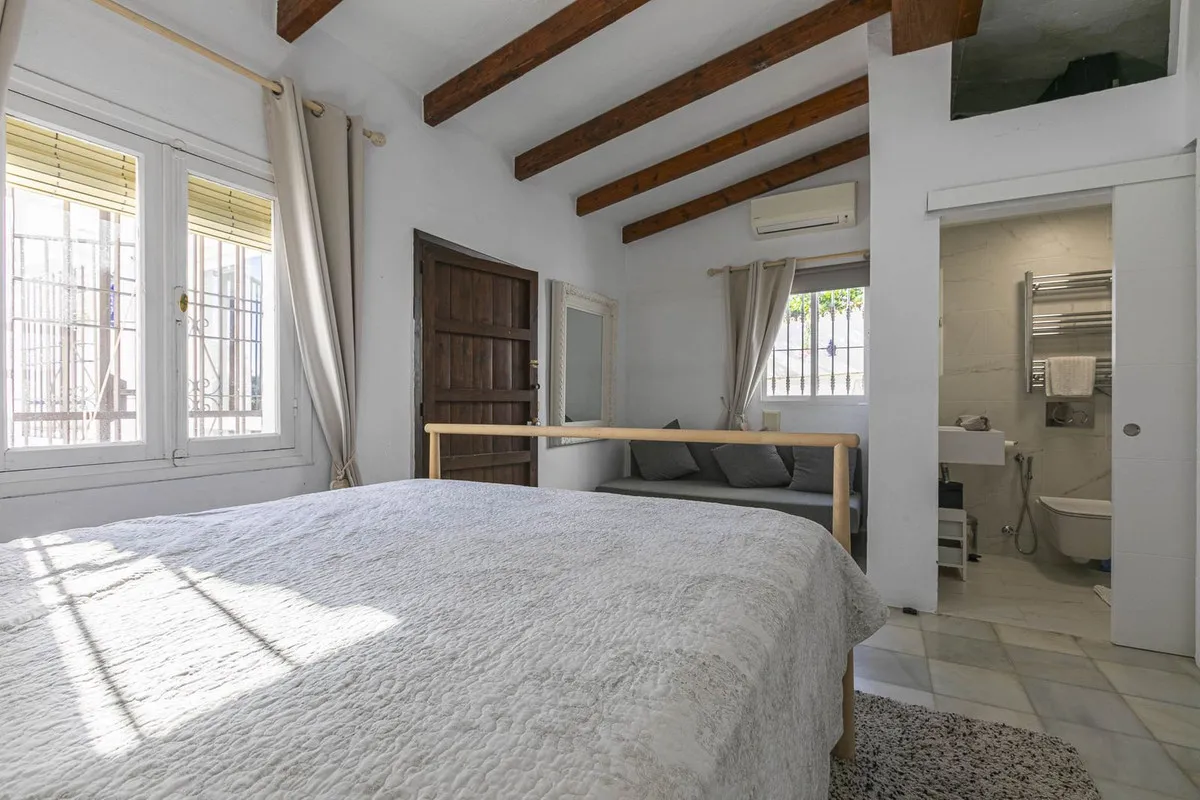 1f669b45-3ef4-4c92-9d77-5a6bda6f1e3b