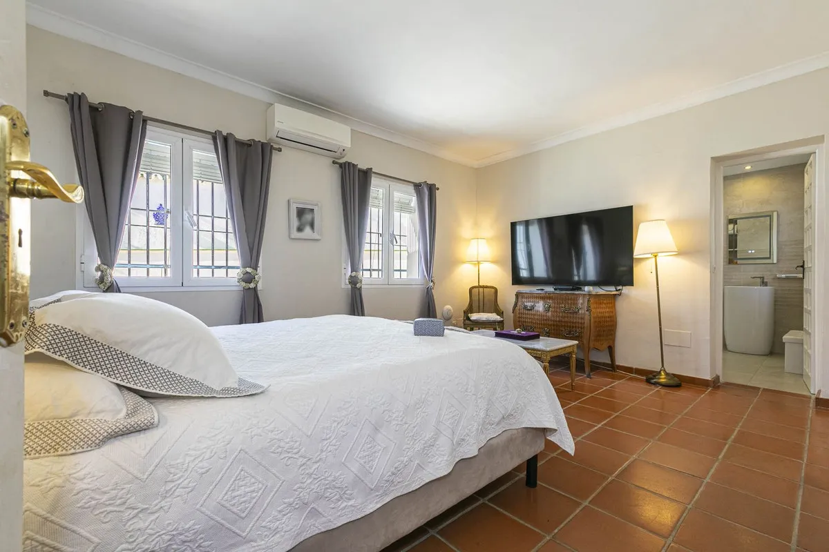 566ed9f5-585f-4e02-842c-53e68d8e4147