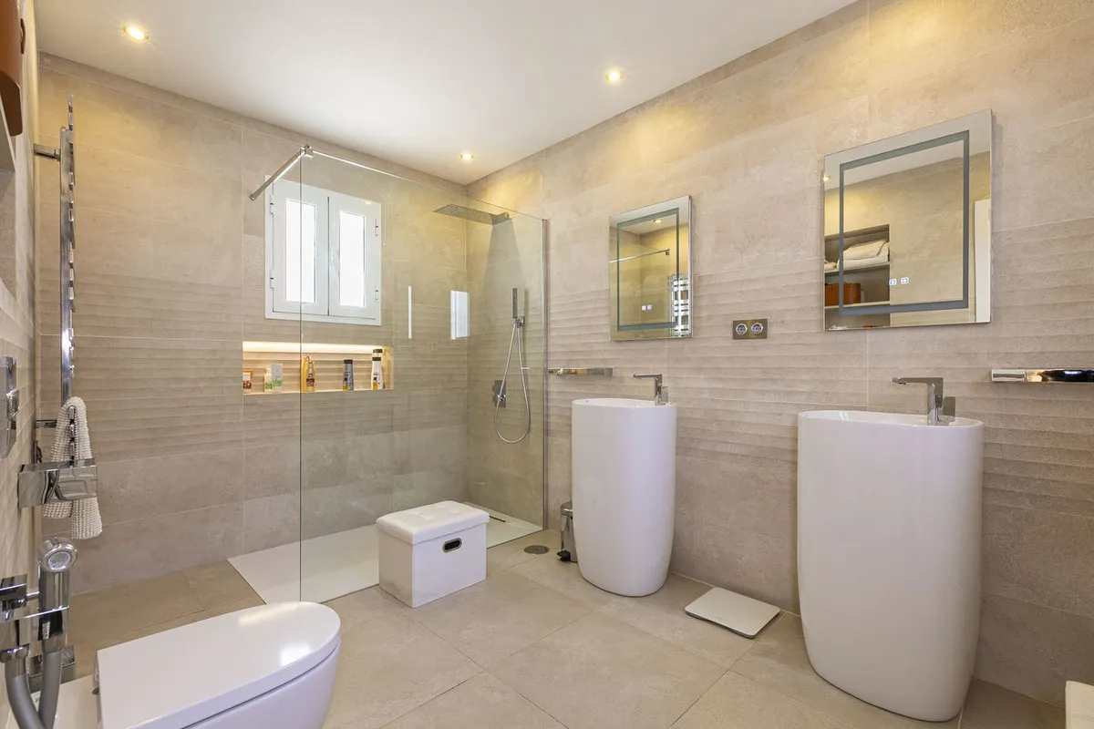 6111448a-5672-410d-99e9-3c146c9d29fa