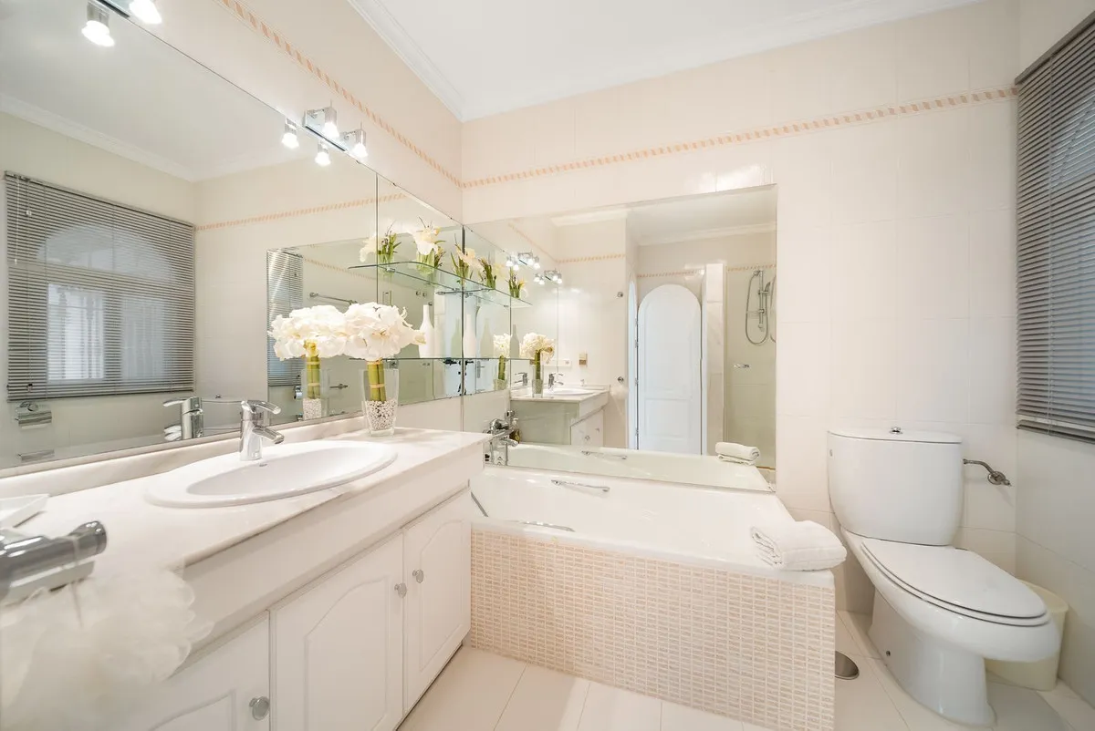 3a316c1b-2580-4a9f-9311-64479de6bce0