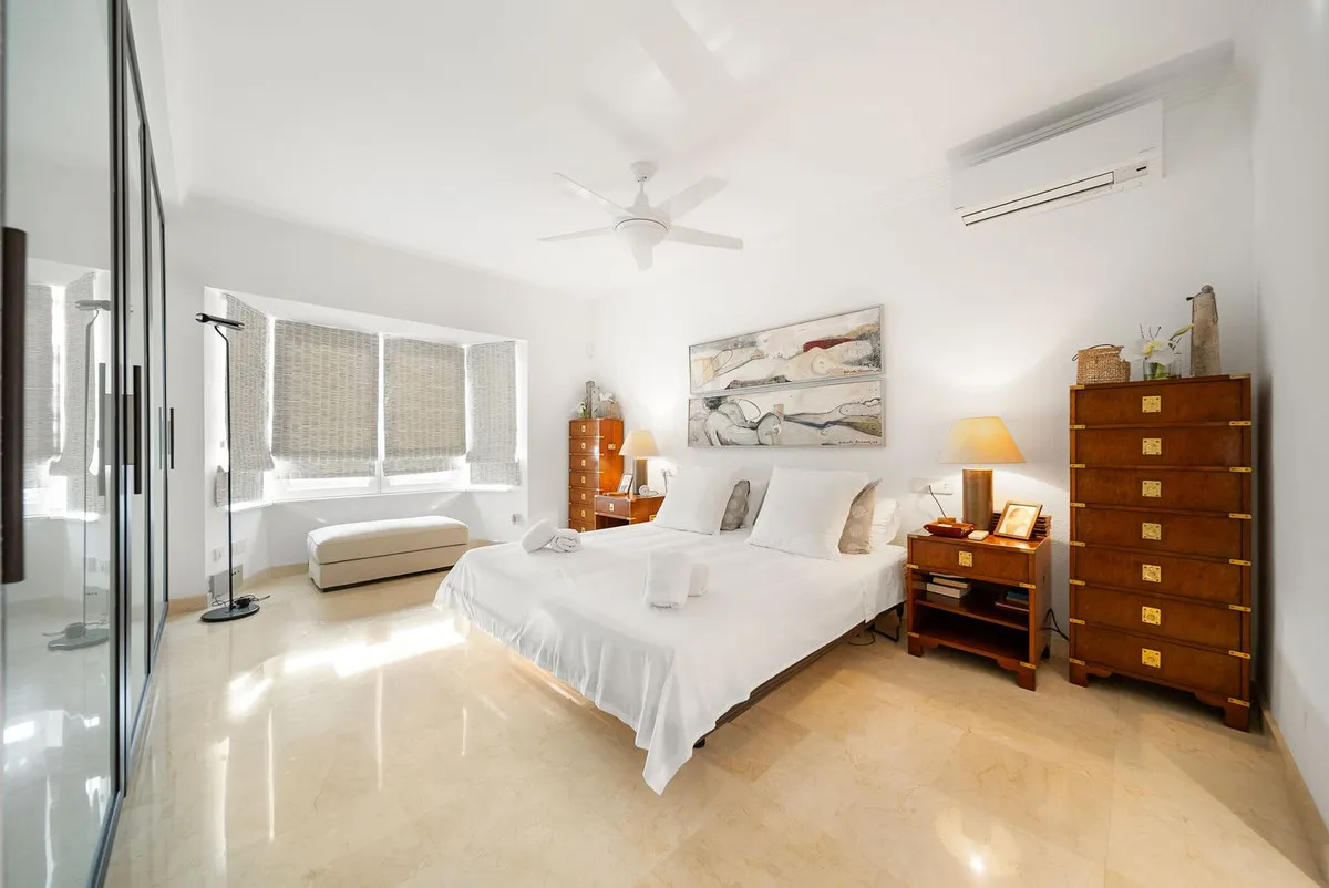 40ac0da4-1a34-4d42-8a07-6f20d1dae99a