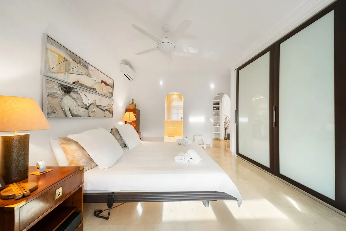 803915e9-1594-44fc-85a2-28c14265891a